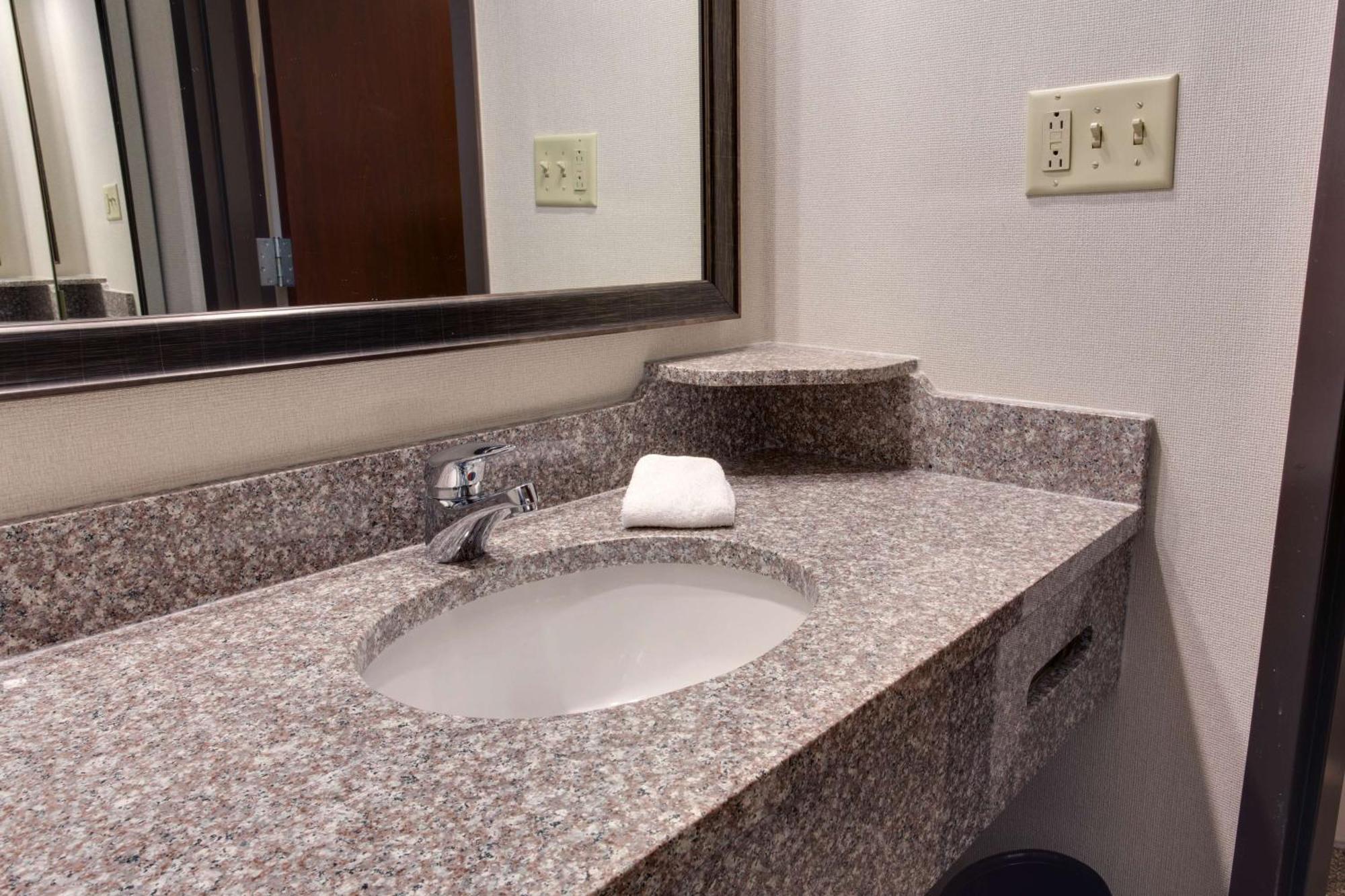 Drury Inn & Suites Nashville Airport Bagian luar foto